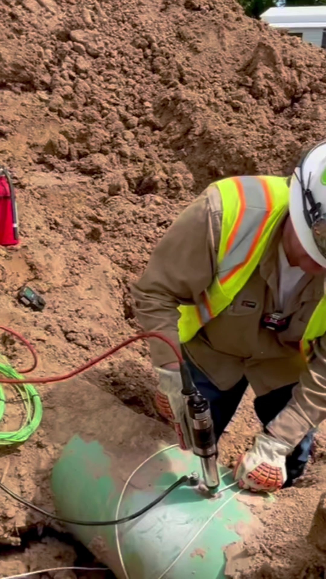 e4dafee0-badc-4326-a615-a1077112a6c1-upload_your_photos_here-de96cc7520db4d7191c32f23754cd6cf (1)